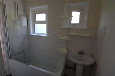 Wilton Avenue, **student Apartment** Student Apartment **, Southampton, SO15 - Photo 2