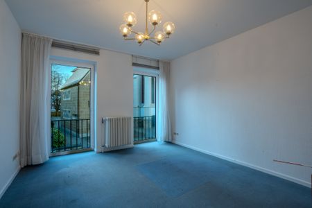 Direkt im Zentrum: 4-Zimmer-Wohnung mit großzügiger Terrasse und viel Wohnfläche - Foto 3