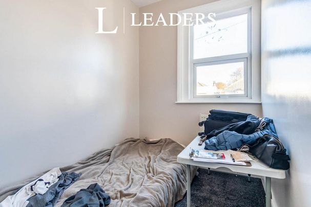 3 bedroom flat to rent - Photo 1