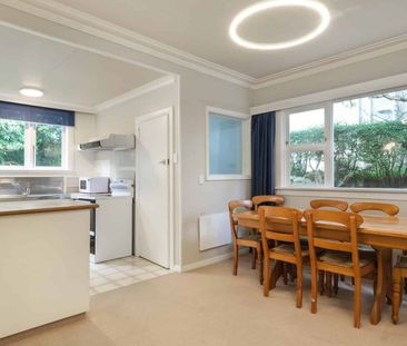 Popular In Roslyn - Photo 2