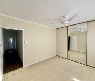 THREE BEDROOM HOUSE - Photo 3