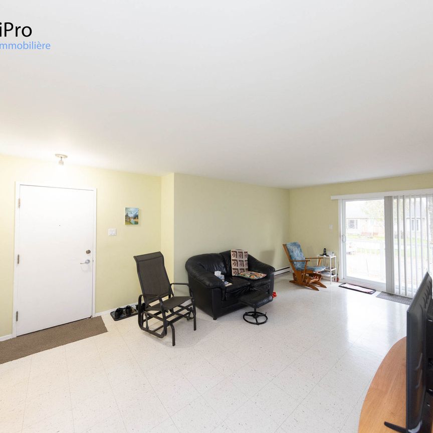 3640 Blain - Photo 1