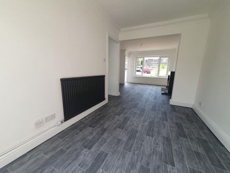 3 bedroom semi-detached house to rent - Photo 4