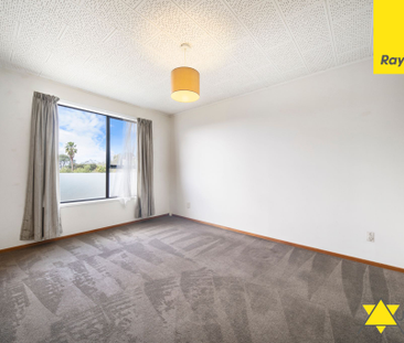 47 Reynella Drive, Massey - Photo 3 | Rentumo