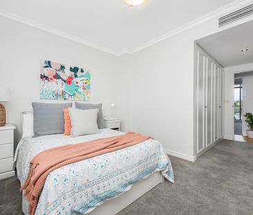 Prestigious waterfront living in the heart of Drummoyne - Photo 5