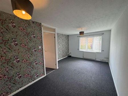 Royds Park Crescent, Wyke, BD12 - Photo 4