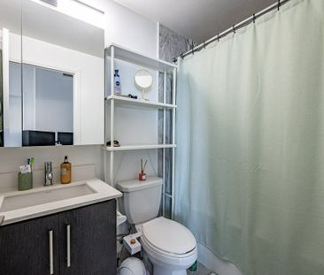 For Lease - 65 Oneida Crescent Unit# 811, Richmond Hill, Ontario - Photo 2