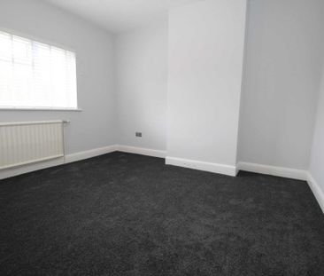 3 bed Semi Detached for rent - Photo 3