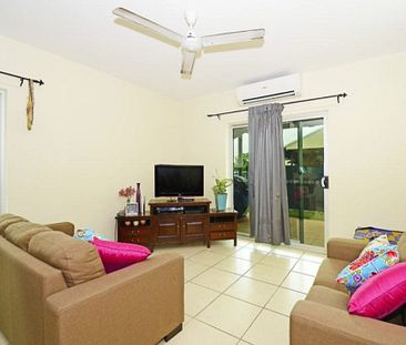 Charming, Comfortable And Convenient! - Photo 2