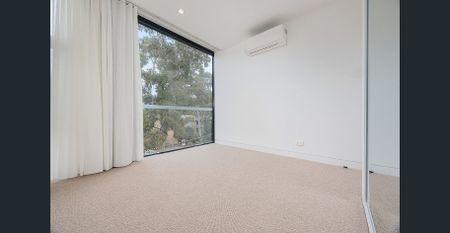 Luxury living at it's best! - Photo 4