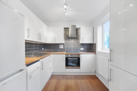 The Avenue - Photo 2