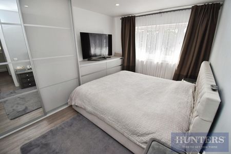 4 bedroom House To Let - Photo 5