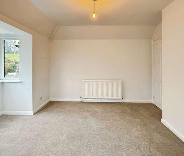 Green Lane, Farnham, GU9 - Photo 2