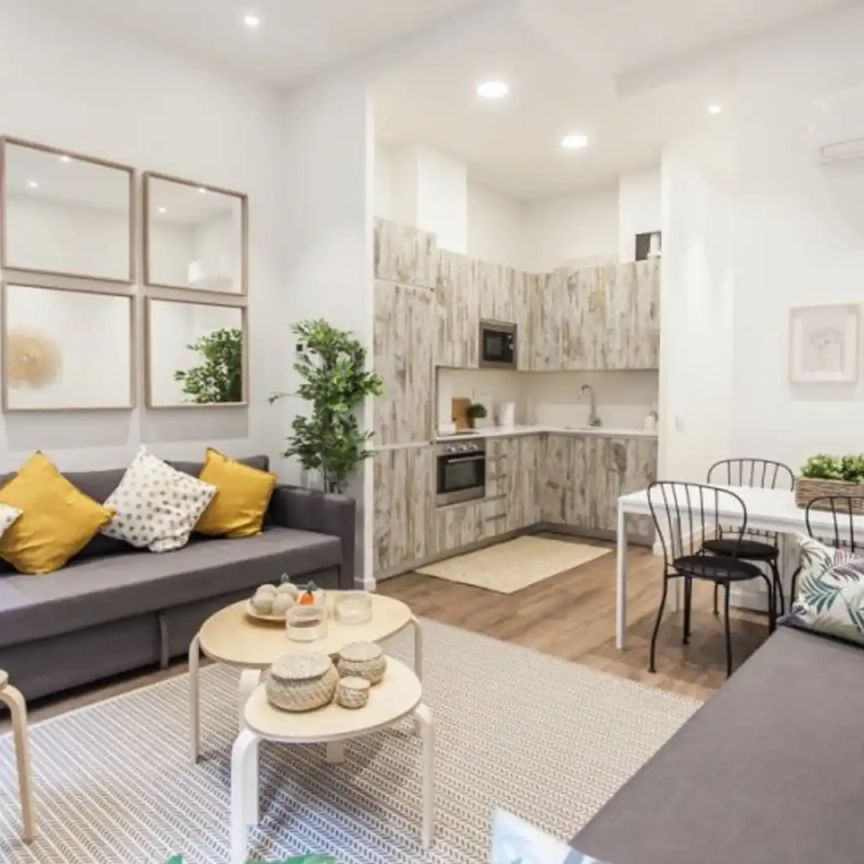 Piso de alquiler en Palacio - Photo 1