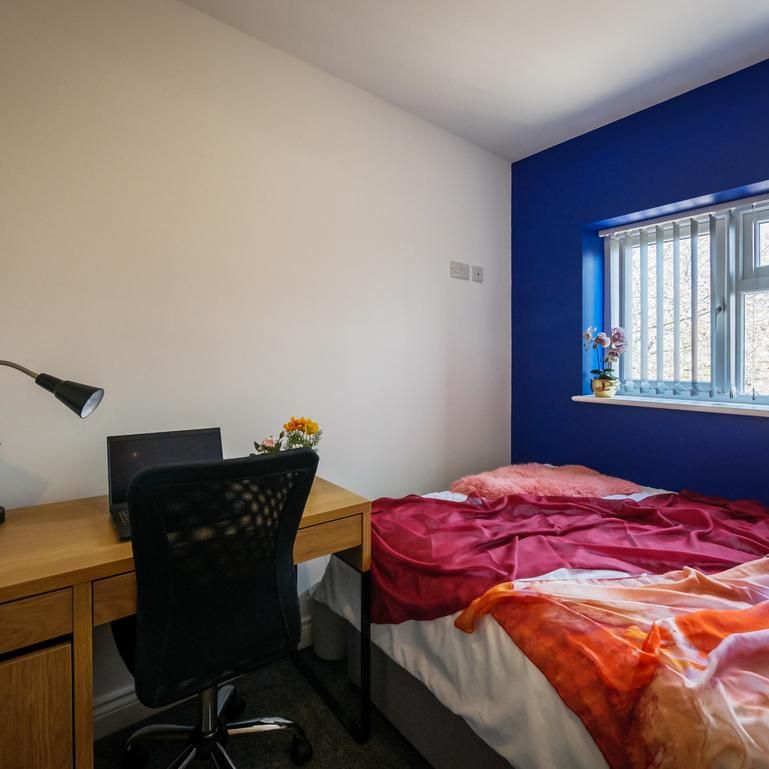 1 bedroom in a house share to rent - Photo 1