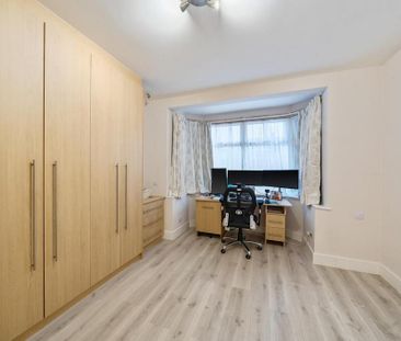 4 bedroom semi-detached house to rent - Photo 2