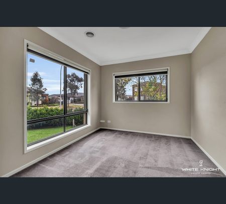 12 Sinclair Green, Derrimut, Vic 3026 - Photo 3