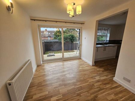 3 bedroom terraced house to rent - Photo 2