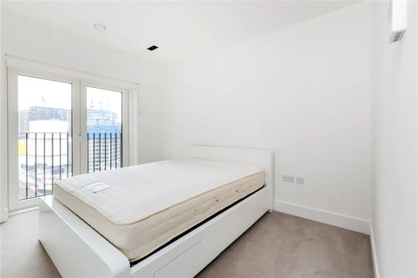 2 bedroom flat in 1 Exchange Gardens - Photo 1