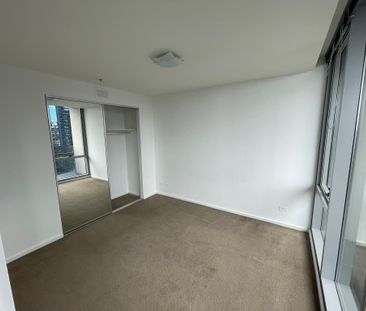 Unfurnished: Modern, spacious and perfectly located! - Photo 5