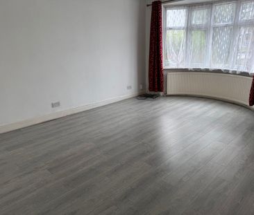 Room in a Shared House, Narborough Road South, LE3 - Photo 2