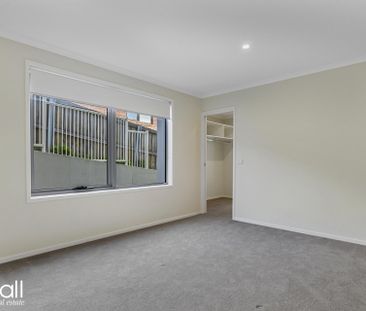 Immaculate Home, Views, Sunny Aspect - Photo 1