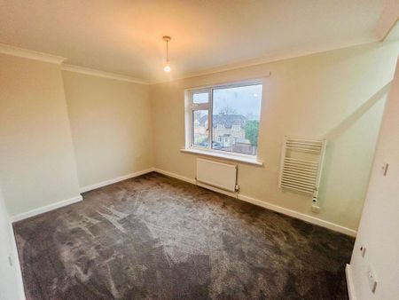 4 bedroom semi-detached house to rent - Photo 2