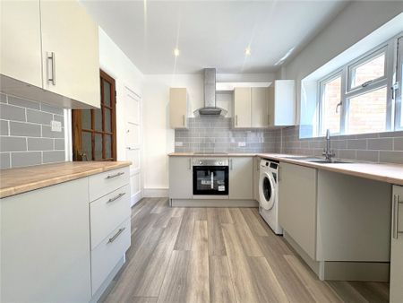 3 bed Terraced House for rent - Photo 4