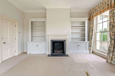 Beautiful family home set within the Elveden Estate - Photo 3