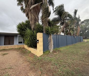 Freshly Painted Spacious Home - Photo 6