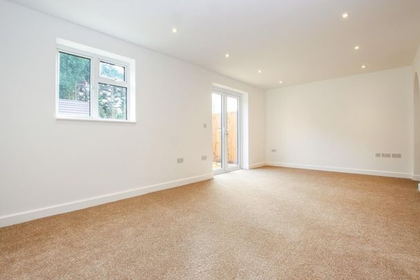 3 bedroom terraced house to rent - Photo 1