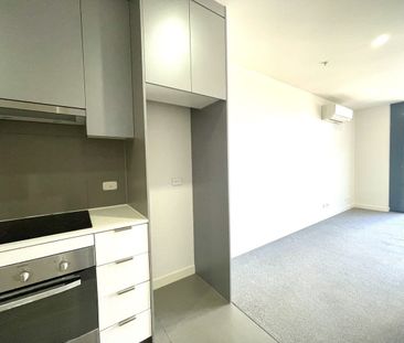 Well Presented One Bedroom For Lease In Central CBD Location - Photo 6