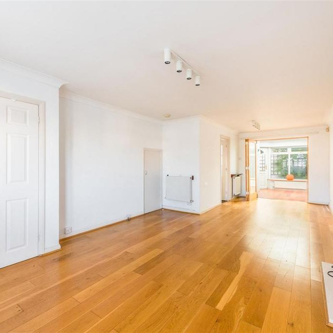 2 bedroom end of terrace house to rent - Photo 1