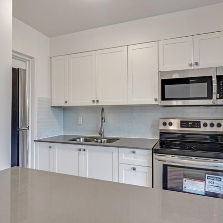 For Lease - 7555 Goreway Drive Unit# 254, Mississauga, Ontario - Photo 3