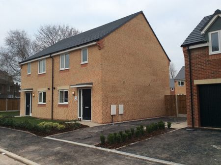 3 Bed Semi-Detached House, Holdness Road, M18 - Photo 2