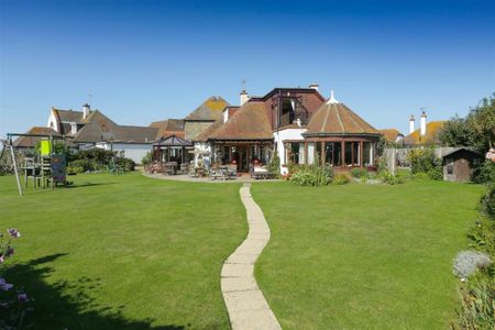 6 bedroom detached house to rent - Photo 3