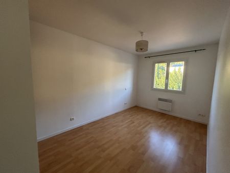 SOMMIERES - Villa T4 en R+1 de 105.96m² avec jardin et piscine - Photo 4