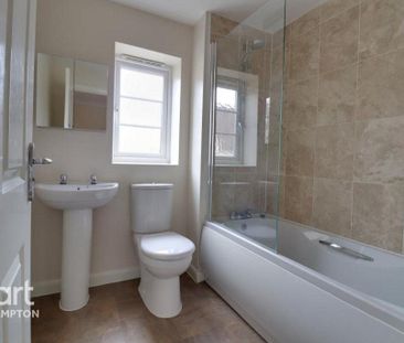 2 bedroom semi-detached house to rent - Photo 6