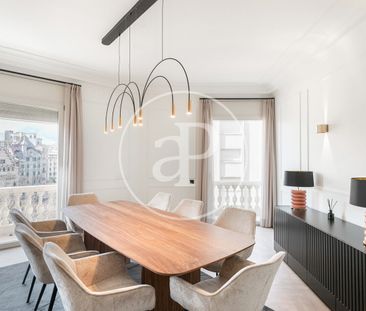 Apartment for rent, furnished with design, on Paseo de Gracia. - Photo 2