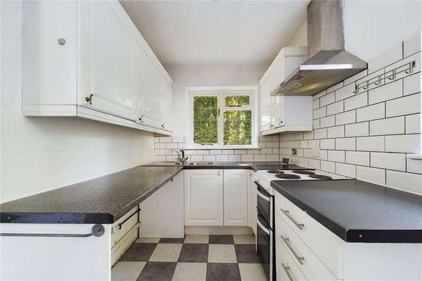 Effingham Lane, Copthorne, West Sussex, RH10 - Photo 1