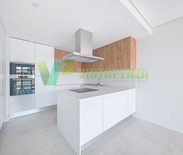2 room luxury Flat for rent in Alvor, Portimão, Distrito de Faro - Photo 1