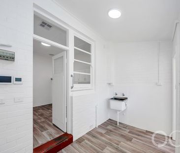 Open the Door to Comfort and Convenience on Dunorlan - Photo 3