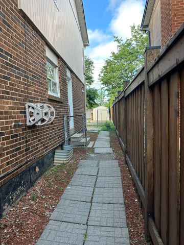 For Lease - 32 Histon Crescent Unit# Main, Brampton, Ontario - Photo 4