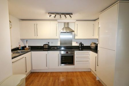 2 bedroom flat to rent - Photo 5