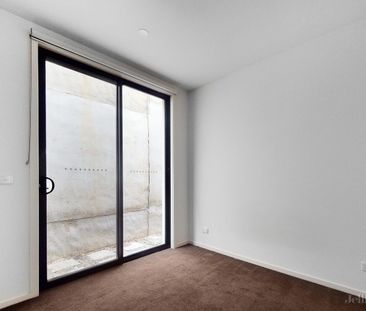 Lakeside Living! - Photo 6