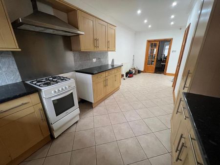 3 bedroom terraced house to rent - Photo 2