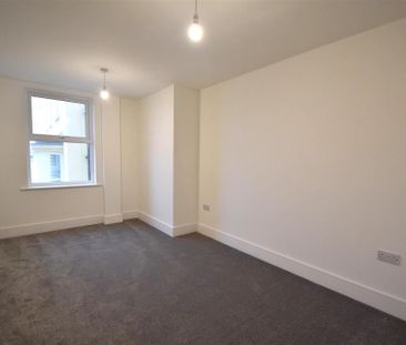3 bedroom apartment to rent - Photo 5