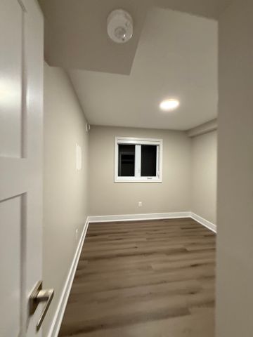 342 Fifth Avenue - Photo 3