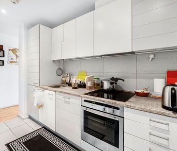 2 Bed Flat, Seacon Tower, E14 - Photo 5