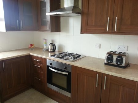 2 Bedroom Terraced To Rent in Lenton - Photo 5